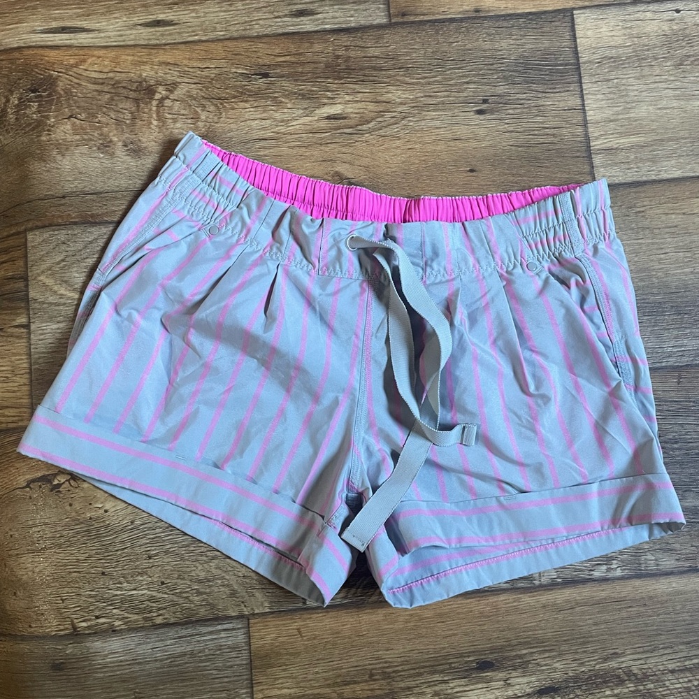 Lululemon striped shorts size 6